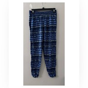 Stretchy blue Boho print pants